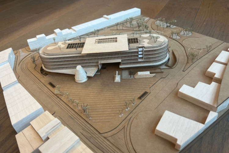 Prof. Dr. Ayhan Usta ve Prof. Dr. Gülay Usta’ya Ödül