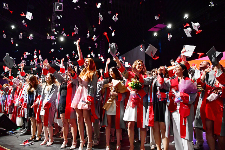 İKÜ 2024-2025 Mezuniyet Töreni 