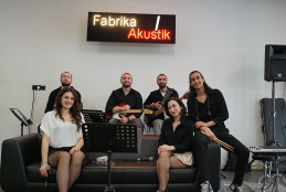 "Tasarım Fabrikası’nda Türkçe Pop Rüzgarı: Fabrika Akustik Konseri"