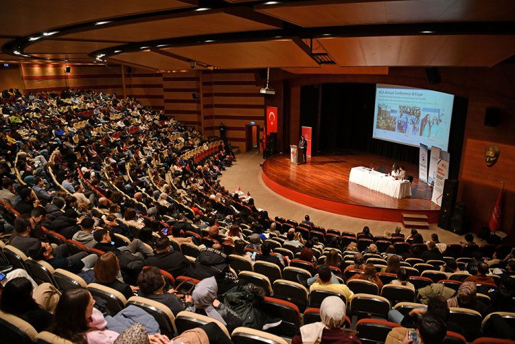 “Siber Zorbalık ve Diğer Çevrim İçi Tehlikeler: Okullar için Önleme Eğitimi”