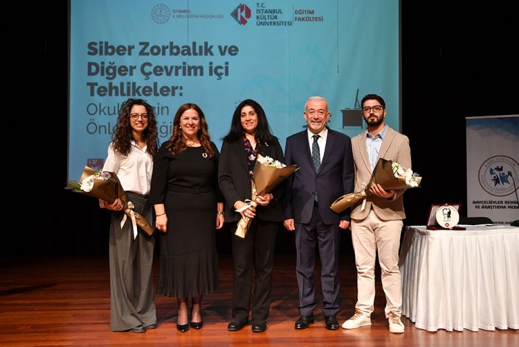 “Siber Zorbalık ve Diğer Çevrim İçi Tehlikeler: Okullar için Önleme Eğitimi”