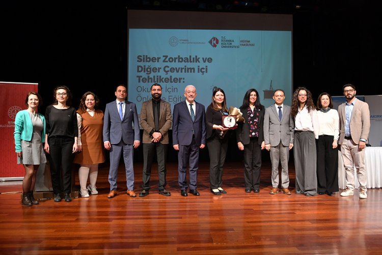 “Siber Zorbalık ve Diğer Çevrim İçi Tehlikeler: Okullar için Önleme Eğitimi”