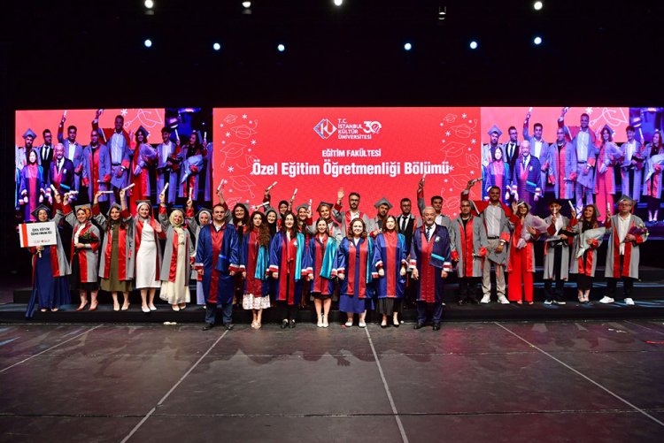 Eğitim Fakültesi 2025-2026 Mezuniyet Töreni 