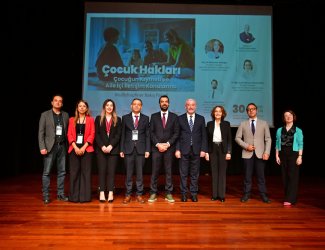 "Çocuk Hakları: Çocuğun Kıymeti ve Aile İçi İlişkilere Multidisipliner Bakış Paneli"